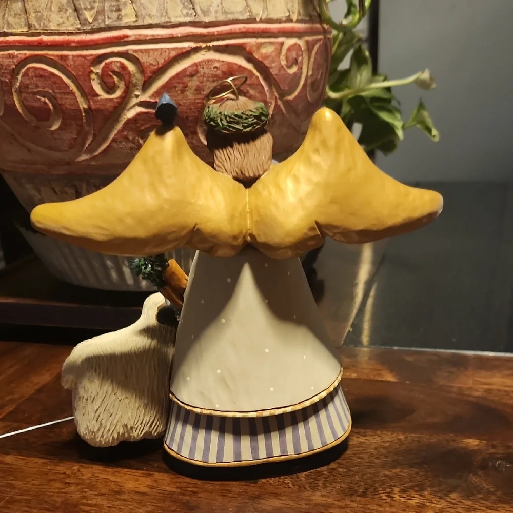 WILLIRAYE STUDIOS O HOLY NIGHT PRAYING ANGEL w SHEEP WW2536 FIGURINE NATIVITY